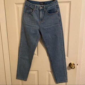 Nasty Gal blue jeans with zip front. Size 4. High rise. Straight leg style.